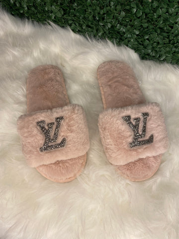 Brown LV Plush Slippers – Zo And Accessories