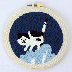 Punch Needle Kit - A Walk under the Moon – Figured'Art