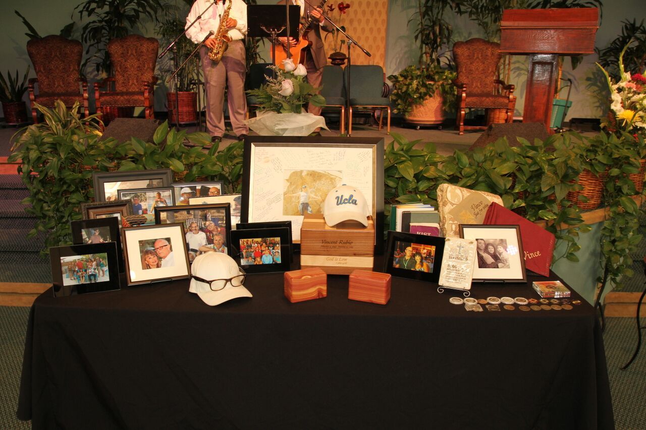 Beautiful Table Decorations for Celebration of Life Events