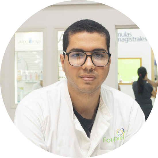Carlos Alejandro García; Estudiante de farmacia; Facultad de Farmacia de la Universidad Central de Venezuela