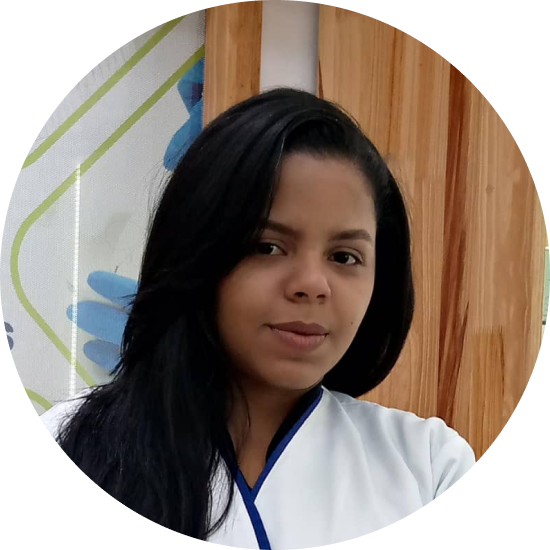 Betsy Carolina Moreno Batista; Estudiante de farmacia; Facultad de Farmacia de la Universidad Santa María