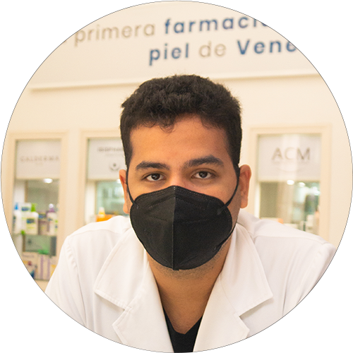 Estudiante de farmacia; Universidad Central de Venezuela. Auxiliar de farmacia de Fotopiel