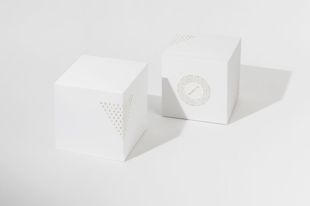 Packaging blanco en Abracadabra