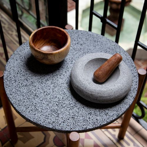 https://cdn.shopify.com/s/files/1/0592/1869/0248/products/the-nopo-mexico-nativa-living-puebla-stone-molcajete-02_500x500.jpg?v=1646918454