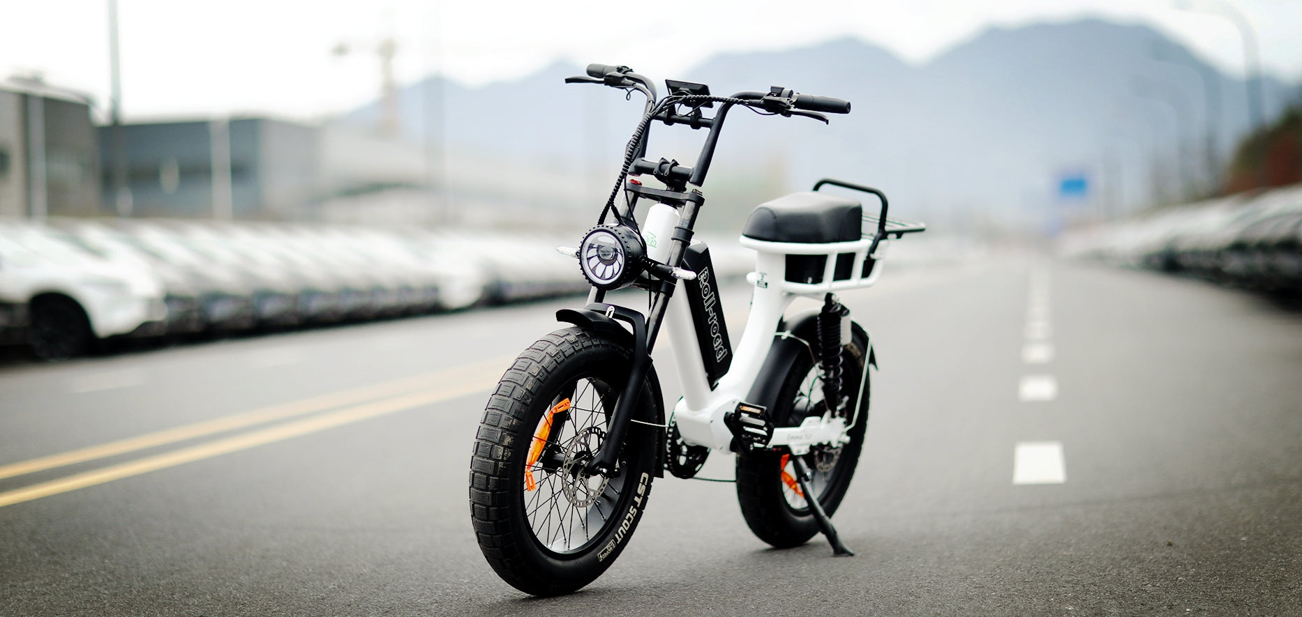 roll-road-emma-3.0-moped-style-ebike9.jpg__PID:77c14e3c-c777-460e-922b-3e7d8605103b