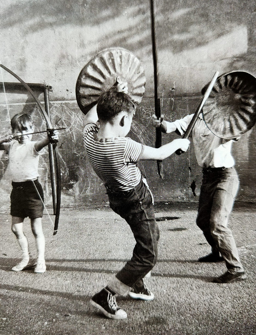 Paradise Street: The Lost Art of Playing Outside (Vintage Britain) – Setanta Books