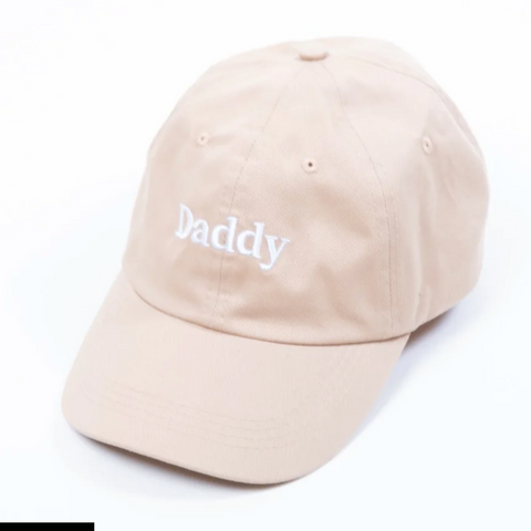 Beige cap with "Daddy" white embroidery in the front
