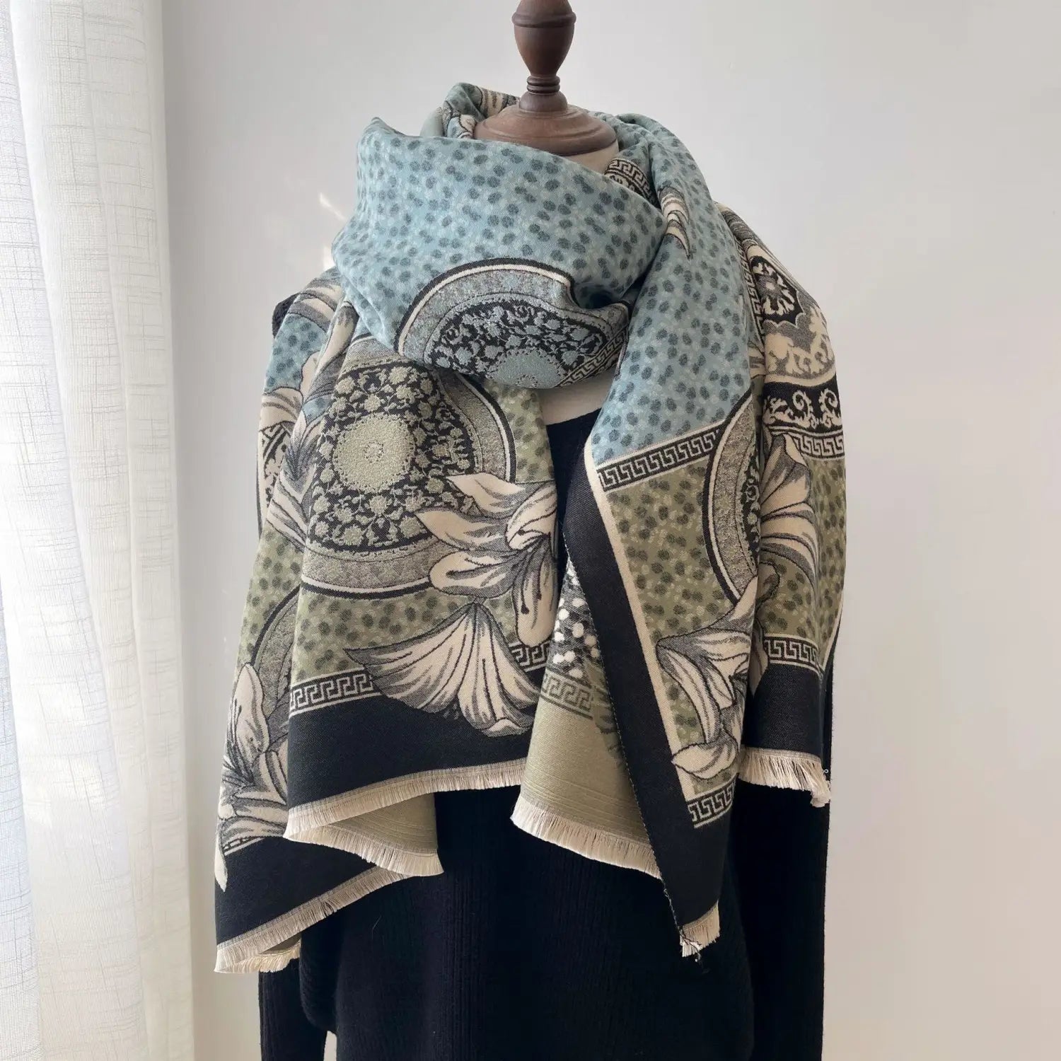 Women’s Simple Thickened Warm Reversible Scarf