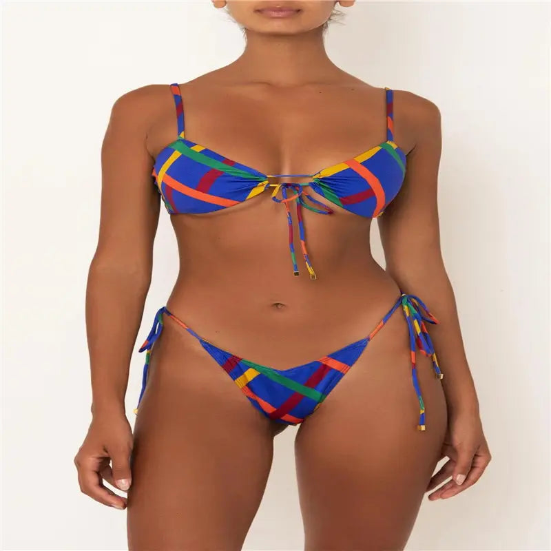 Lovemi - Split bikini with solid color strap