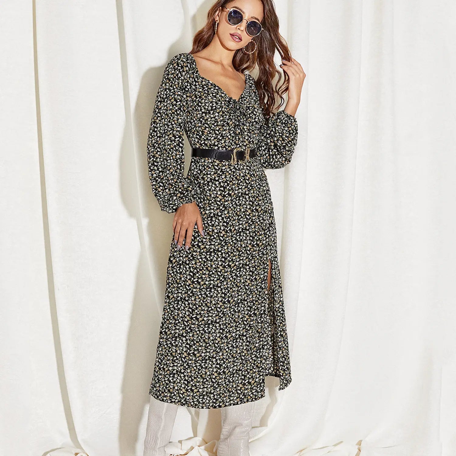 Lovemi - Vintage Small V-Neck Long-Sleeved Floral Dress