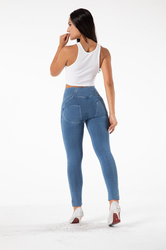 Lovemi – Shascullfites Melody Butt Lifting Jeans mit hoher Taille