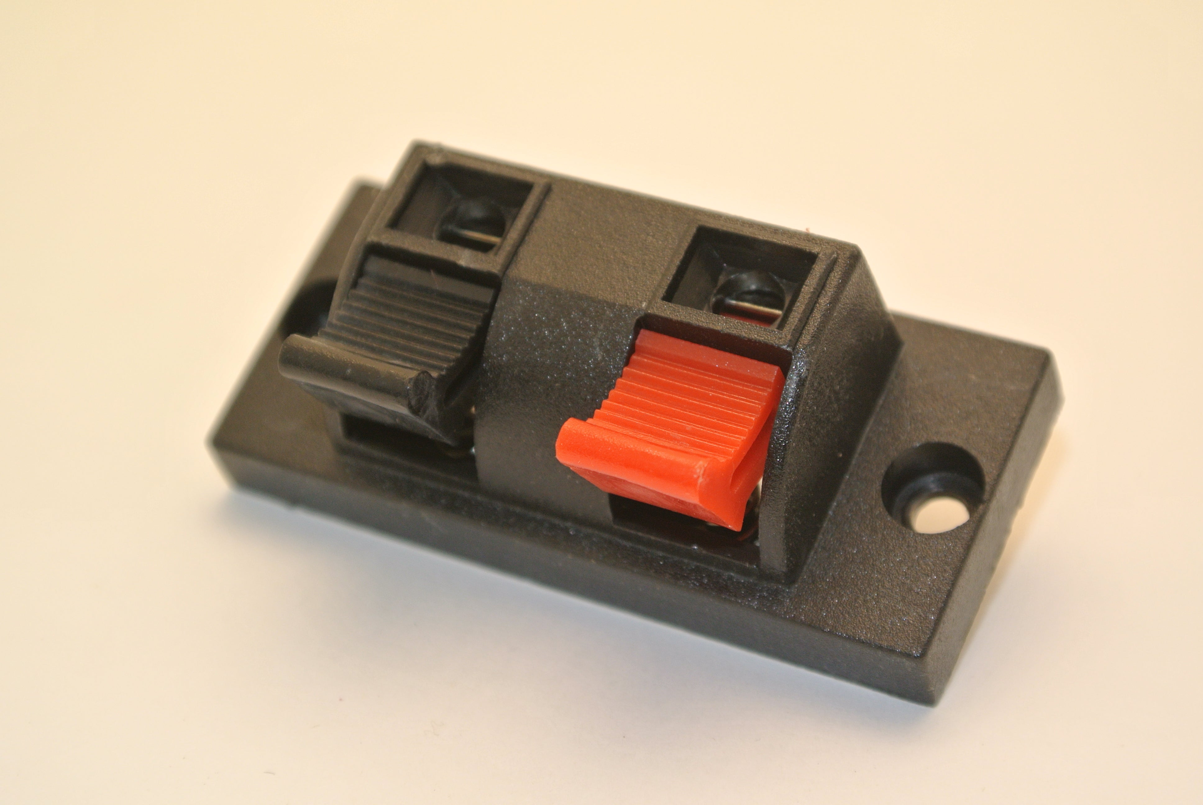 Dual Push Terminal