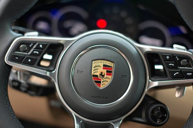 Porsche 911 Apple Carplay Module works with steering wheel controls