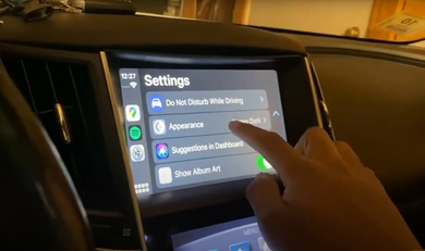 Infiniti Q60 Apple Carplay works with touchscreen