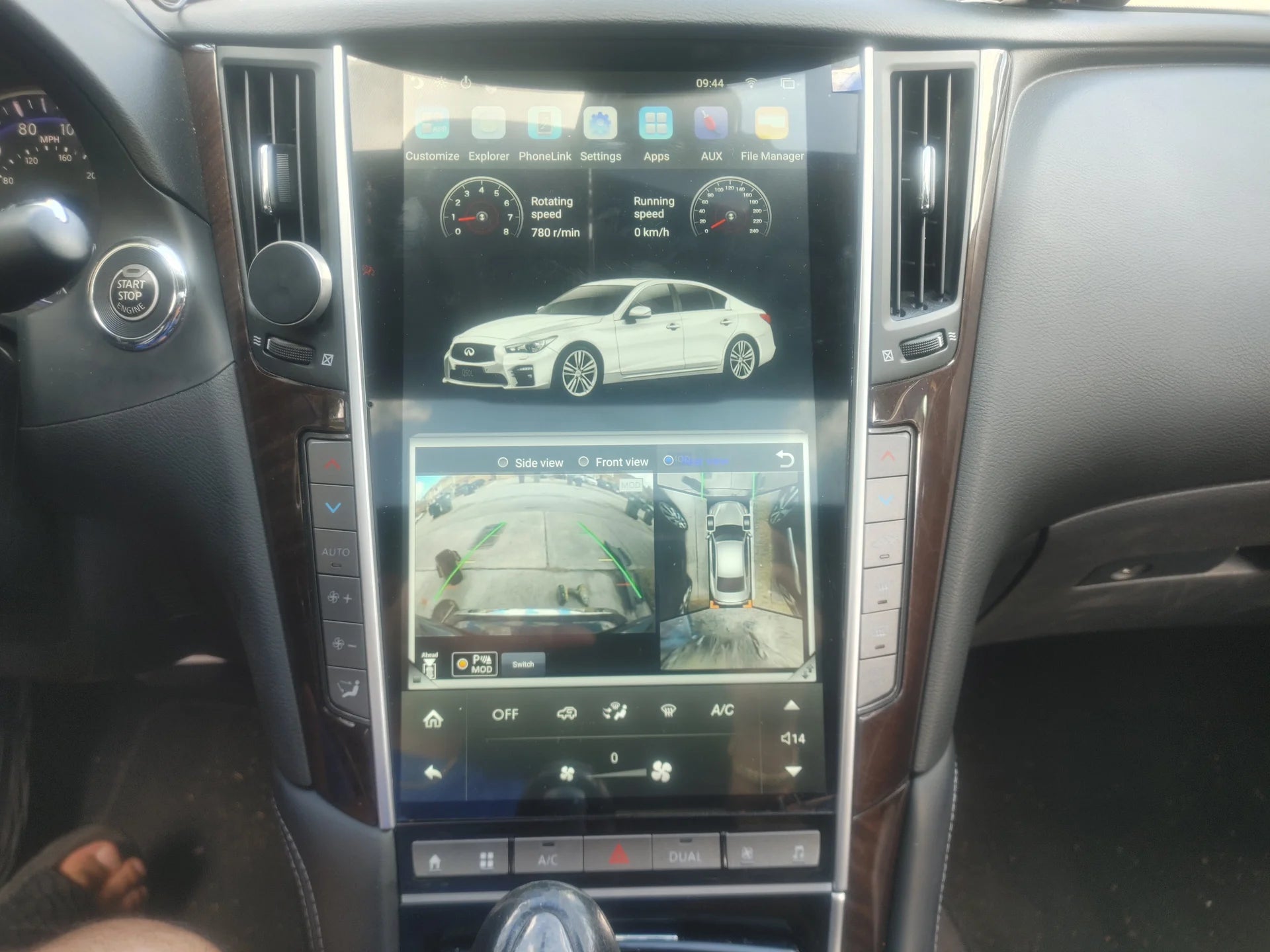 Infiniti G37 Tesla Screen
