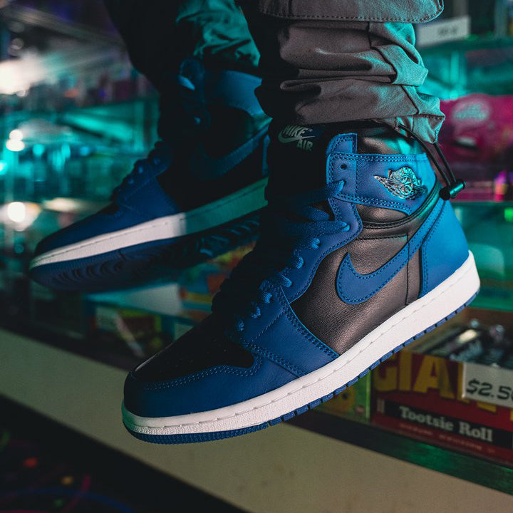 Nike Air Jordan 1 Retro High OG Dark Marina Blue Sneaker