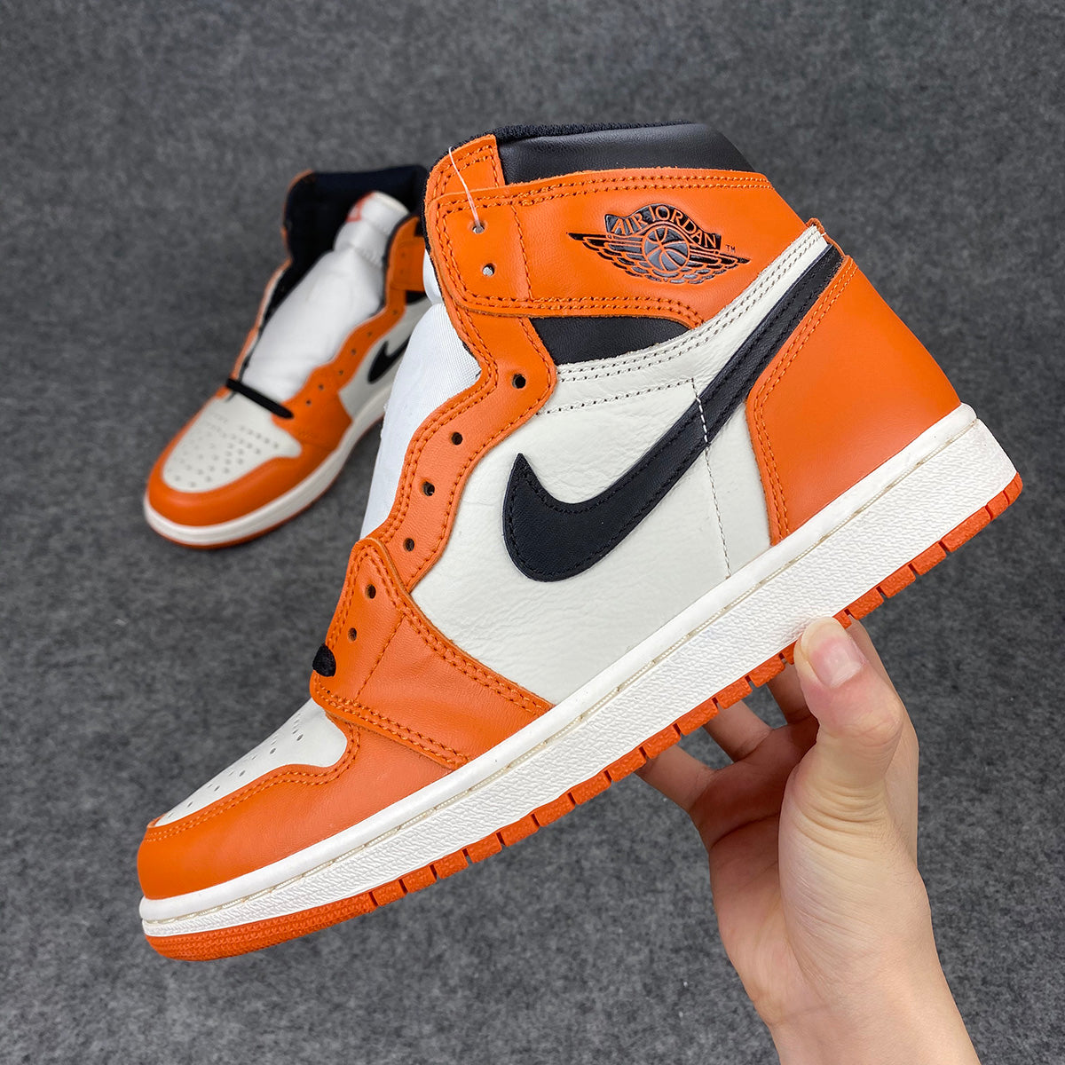 NIKE AIR JORDAN 1 RETRO HIGH OG SHATTERED BACKBOARD AWAY SNEAKERS