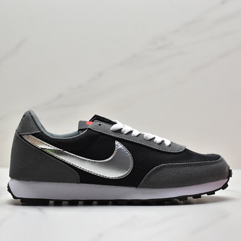 Nike Air Daybreak Retro Casual Athletic Running Shoes