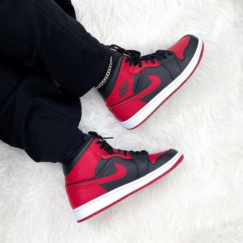 Nike Air Jordan 1 Mid Banned Sneaker