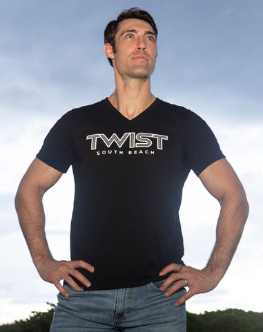 TWIST BLACK V\u002DNECK T\u002DSHIRT