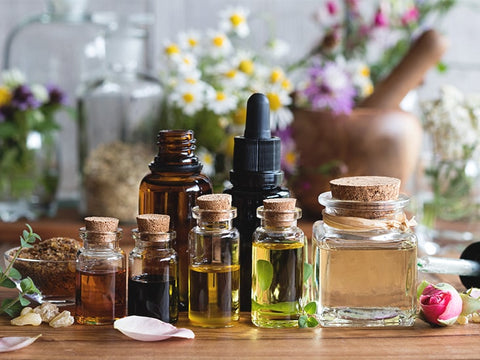 The Difference Between Absolutes and Essential Oils