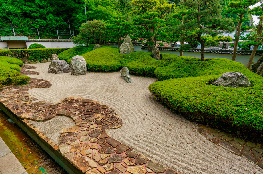 Zen gardens are dry landscape gardens in which gravel and sand represent oceans and rivers. - Etshera