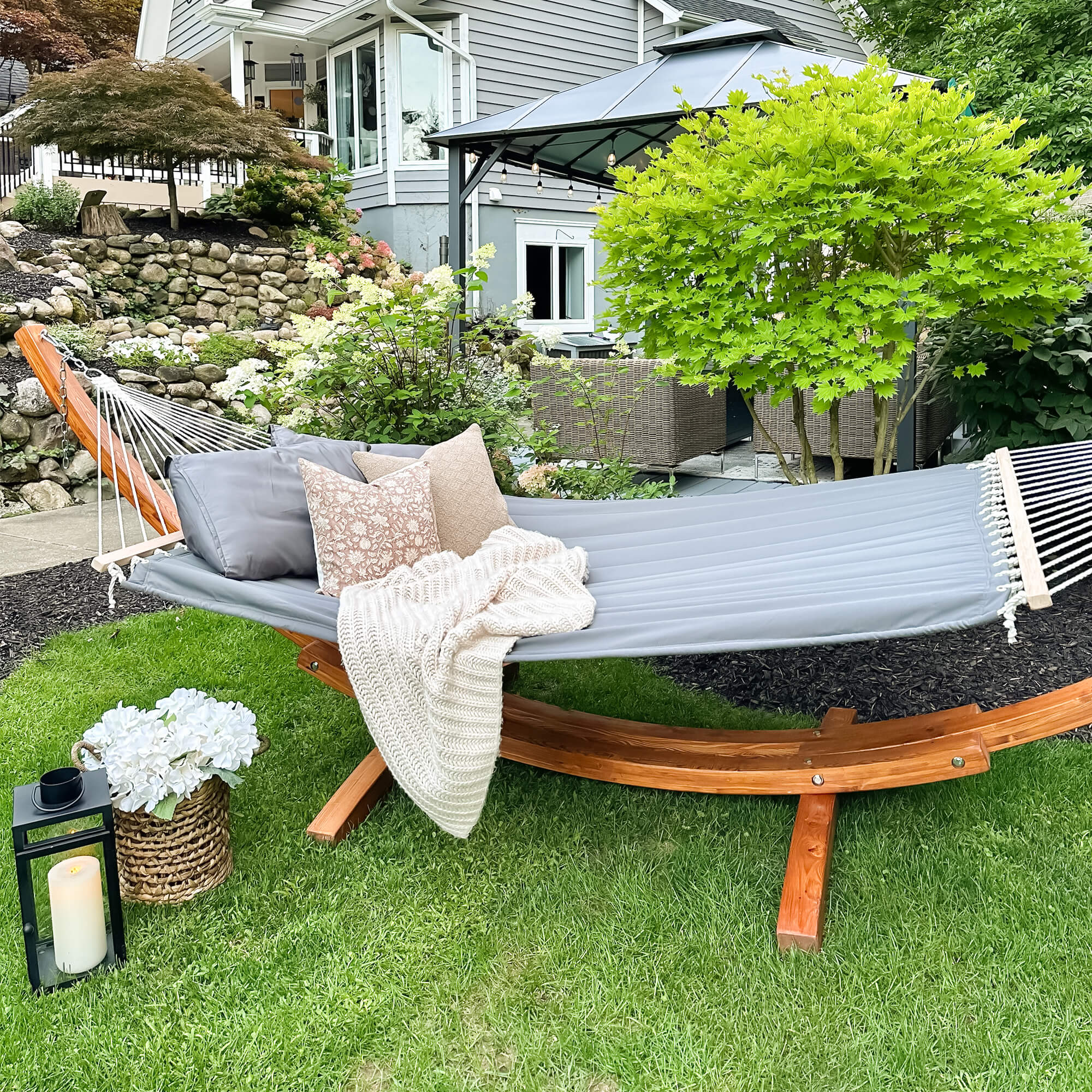 hammock-with-wooden-stand