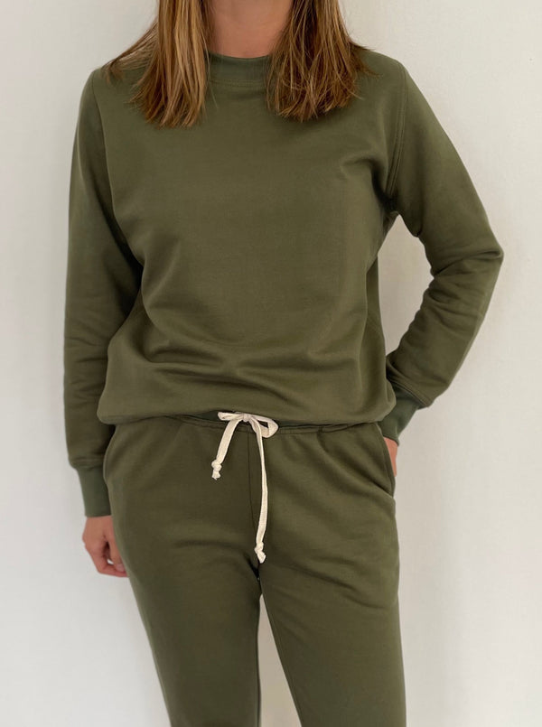 CLASSIC CREW NECK SWEATER - OLIVE