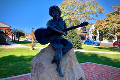 Dolly Parton statue