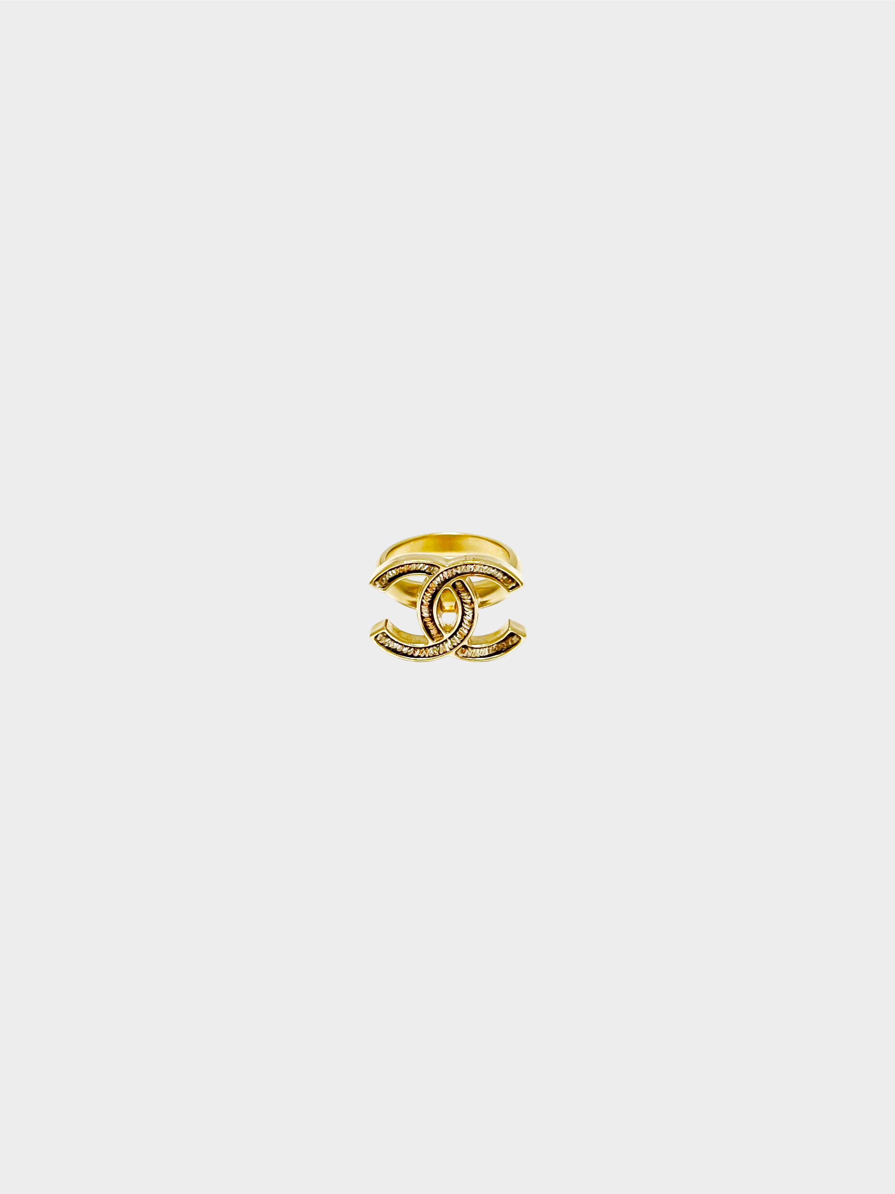 Chanel Vintage Gold CC Logo Ring - Size 6.5