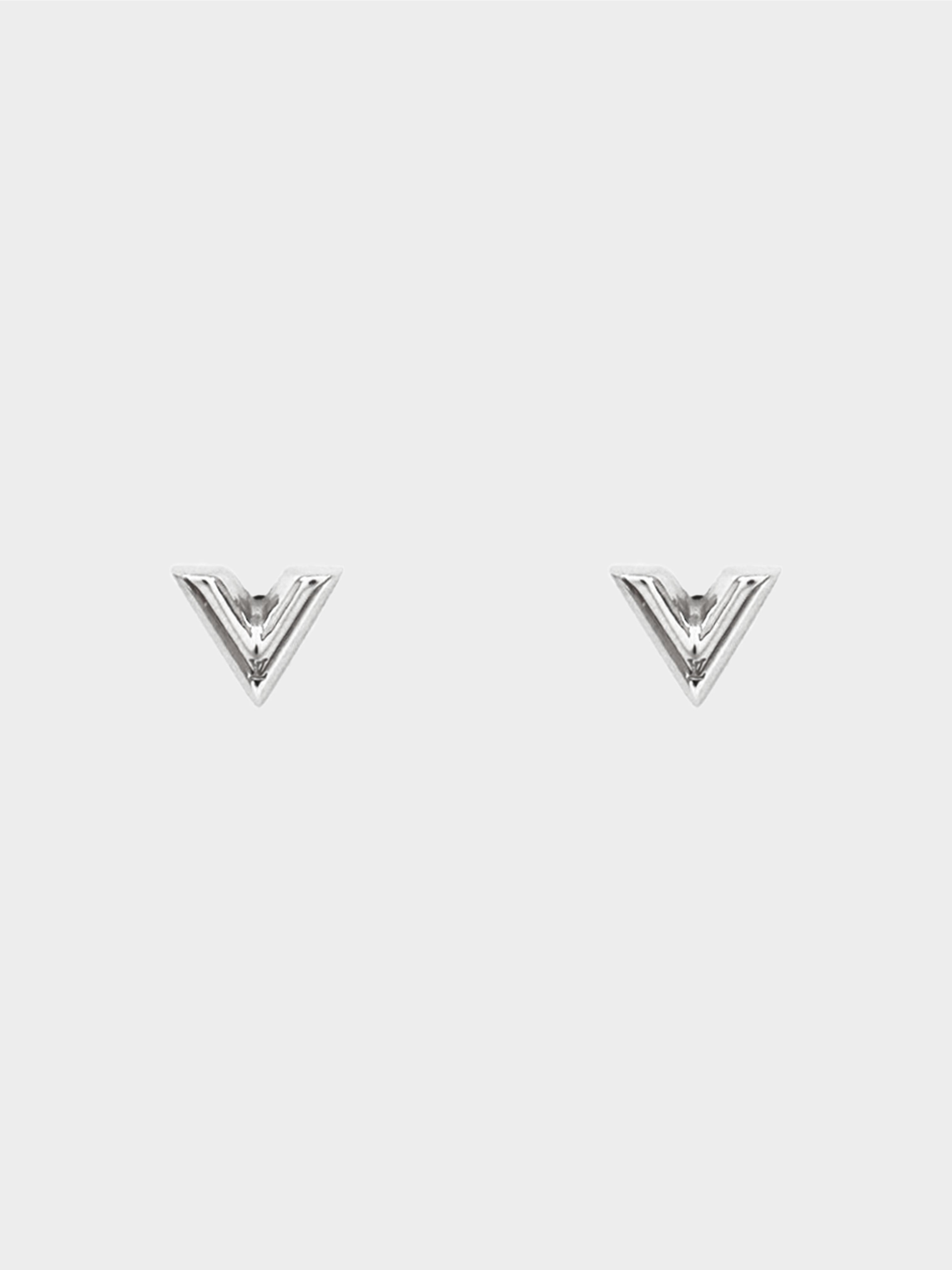 lv shape earrings