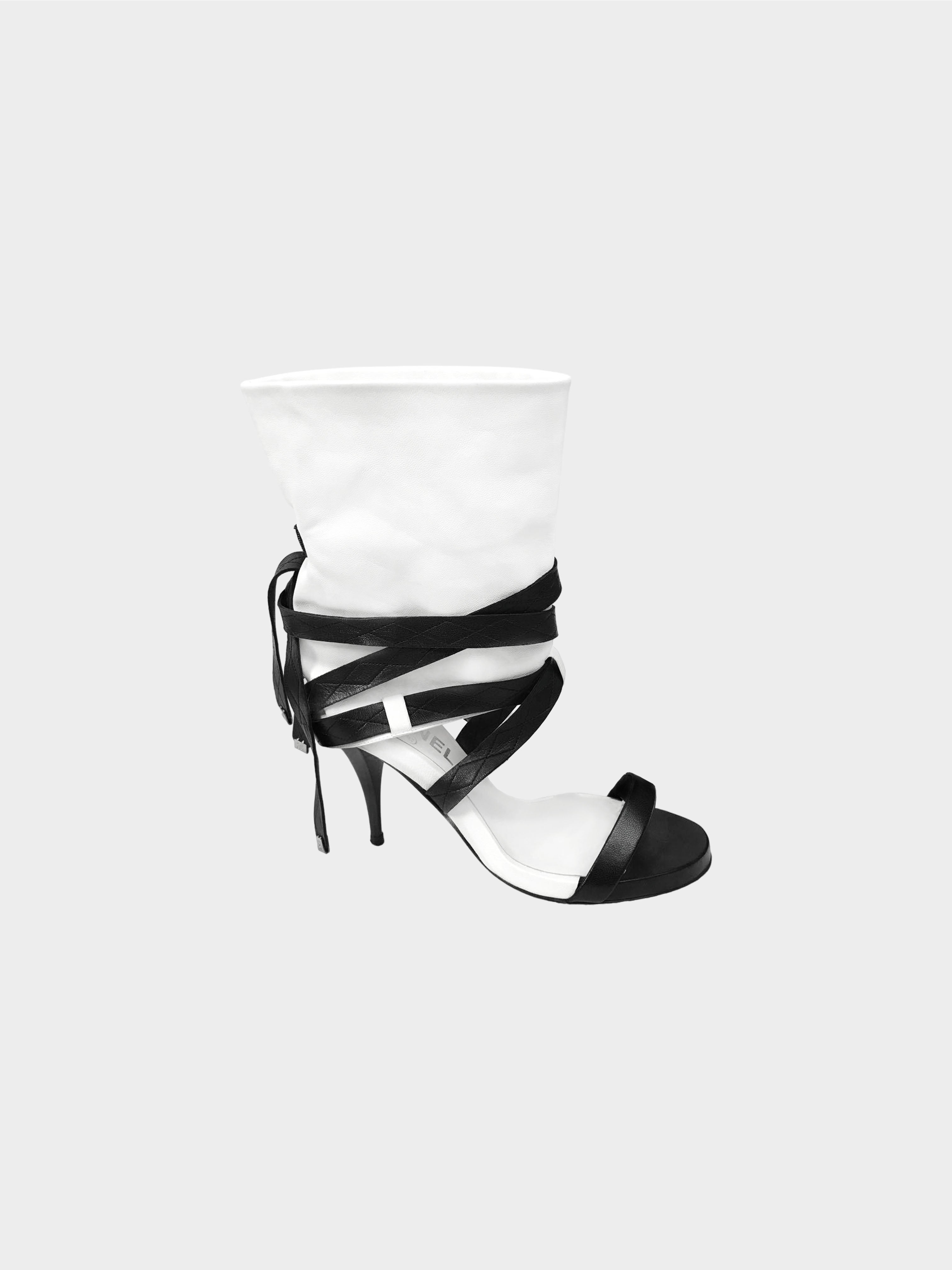 Chanel SS 2006 Black and White Colorblock Leather Heels