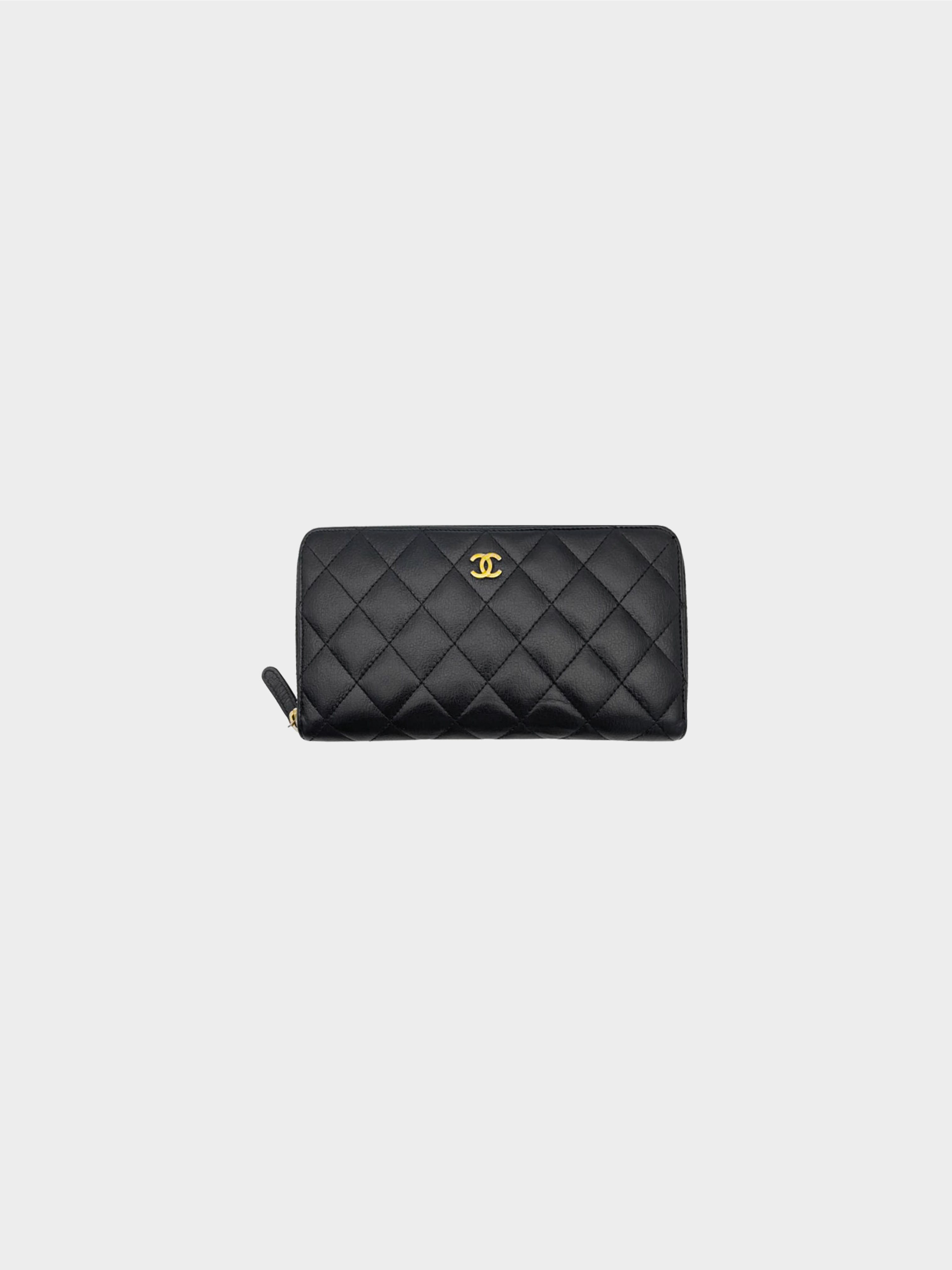 Chanel 2017-2018 Black Gusset Zip Around Clutch Wallet