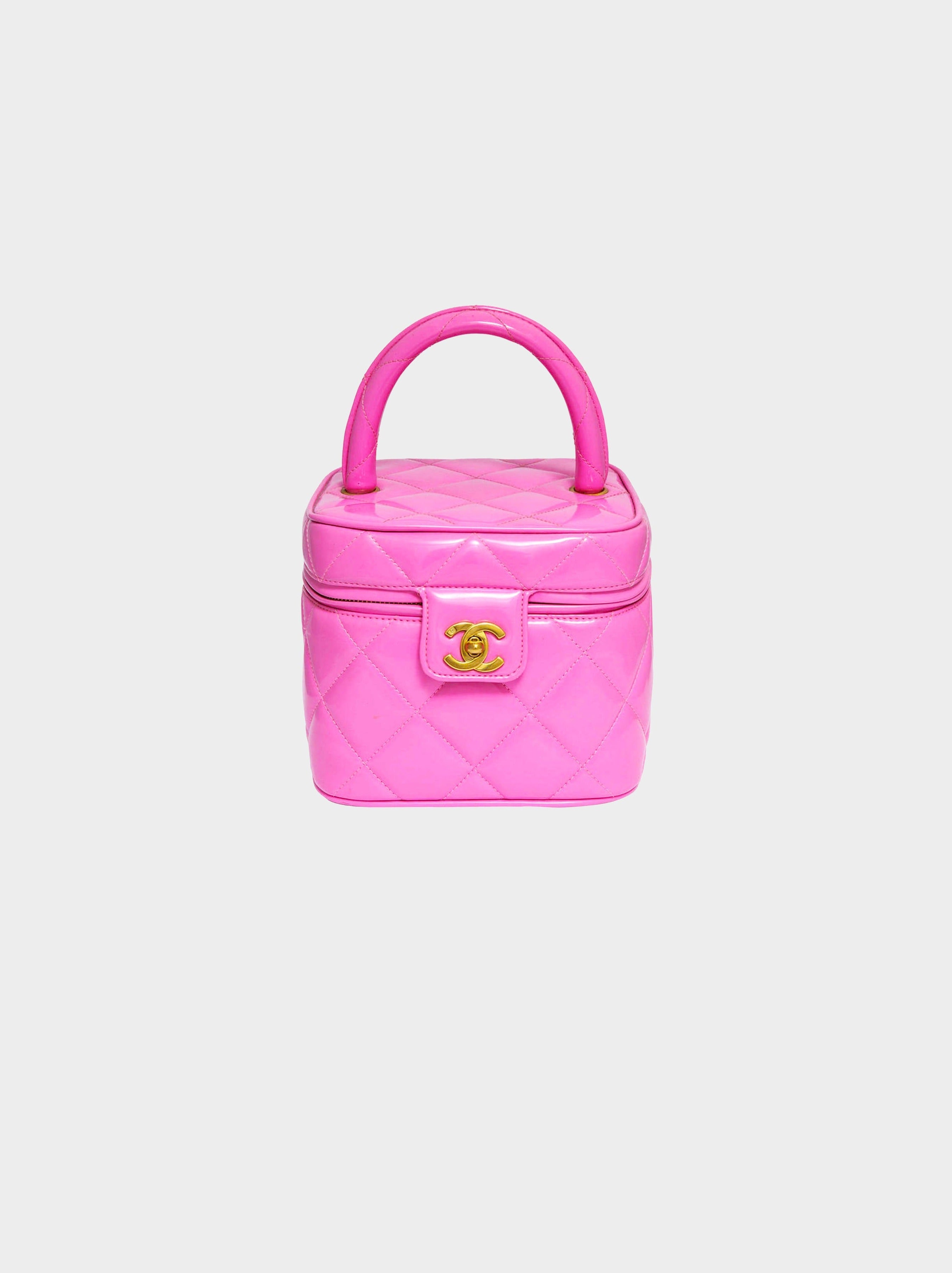 Chanel SS 1995 Rare Pink Heart Vanity Case · INTO