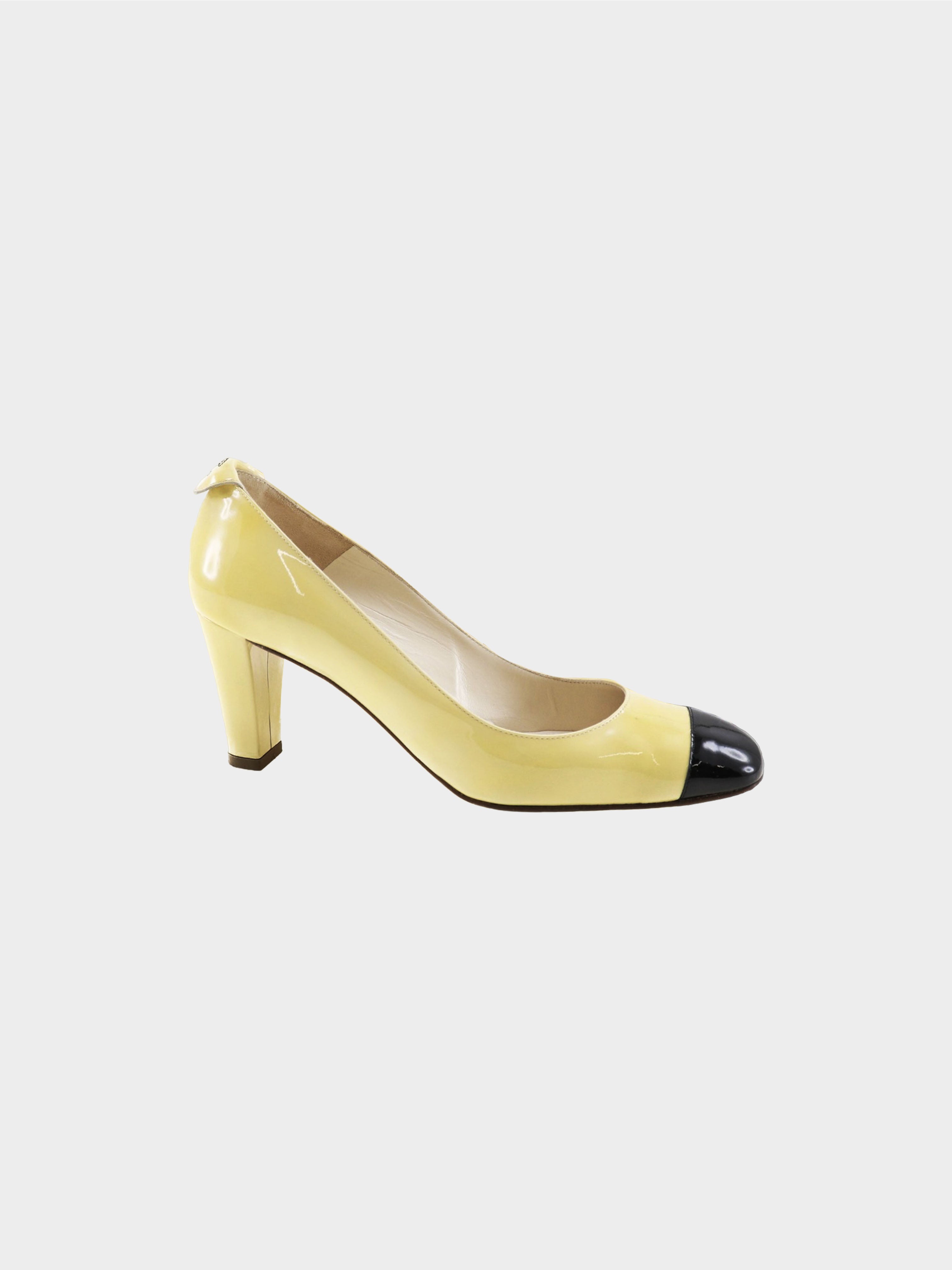 Chanel 2000s Black and Beige Two-toned Pumps