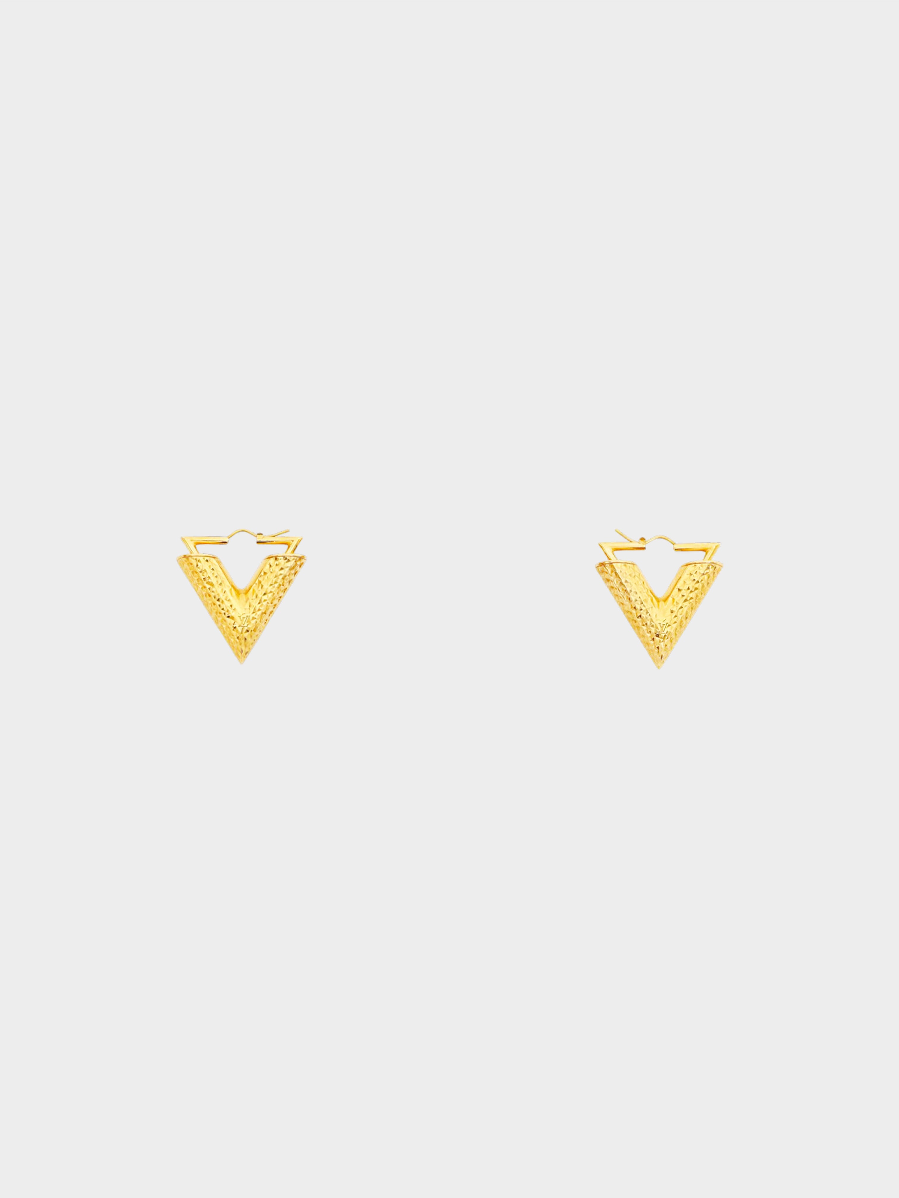 Louis Vuitton Late 2010s Gold Brooke d'Ereille Essential V Earrings