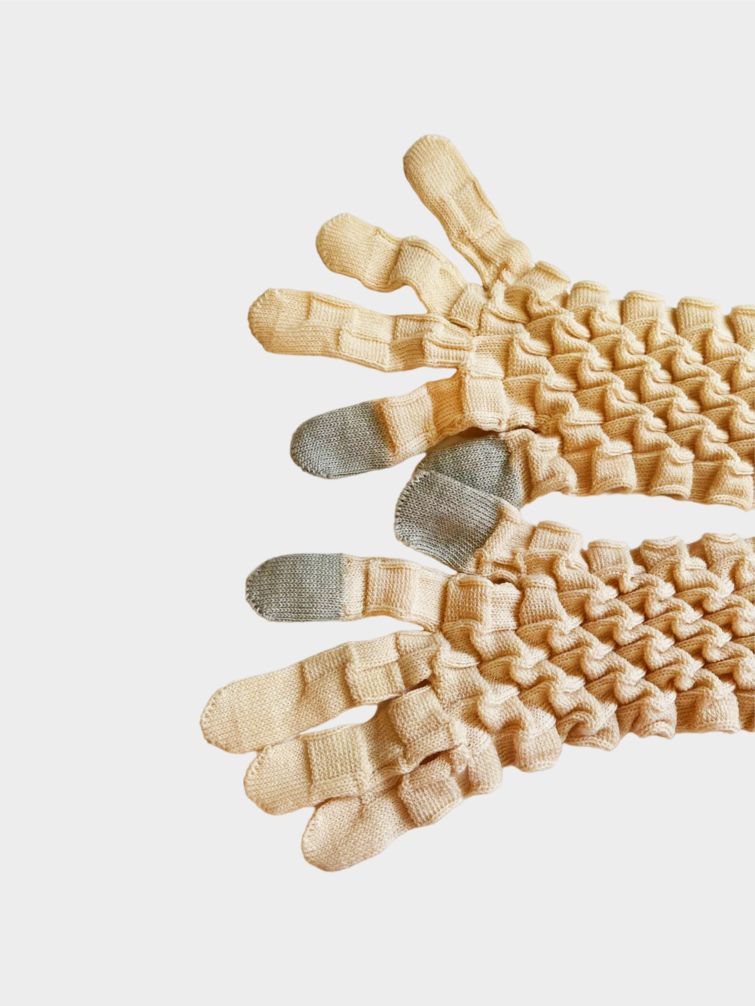 Issey Miyake 2020s Beige Shell Knit Wool Gloves