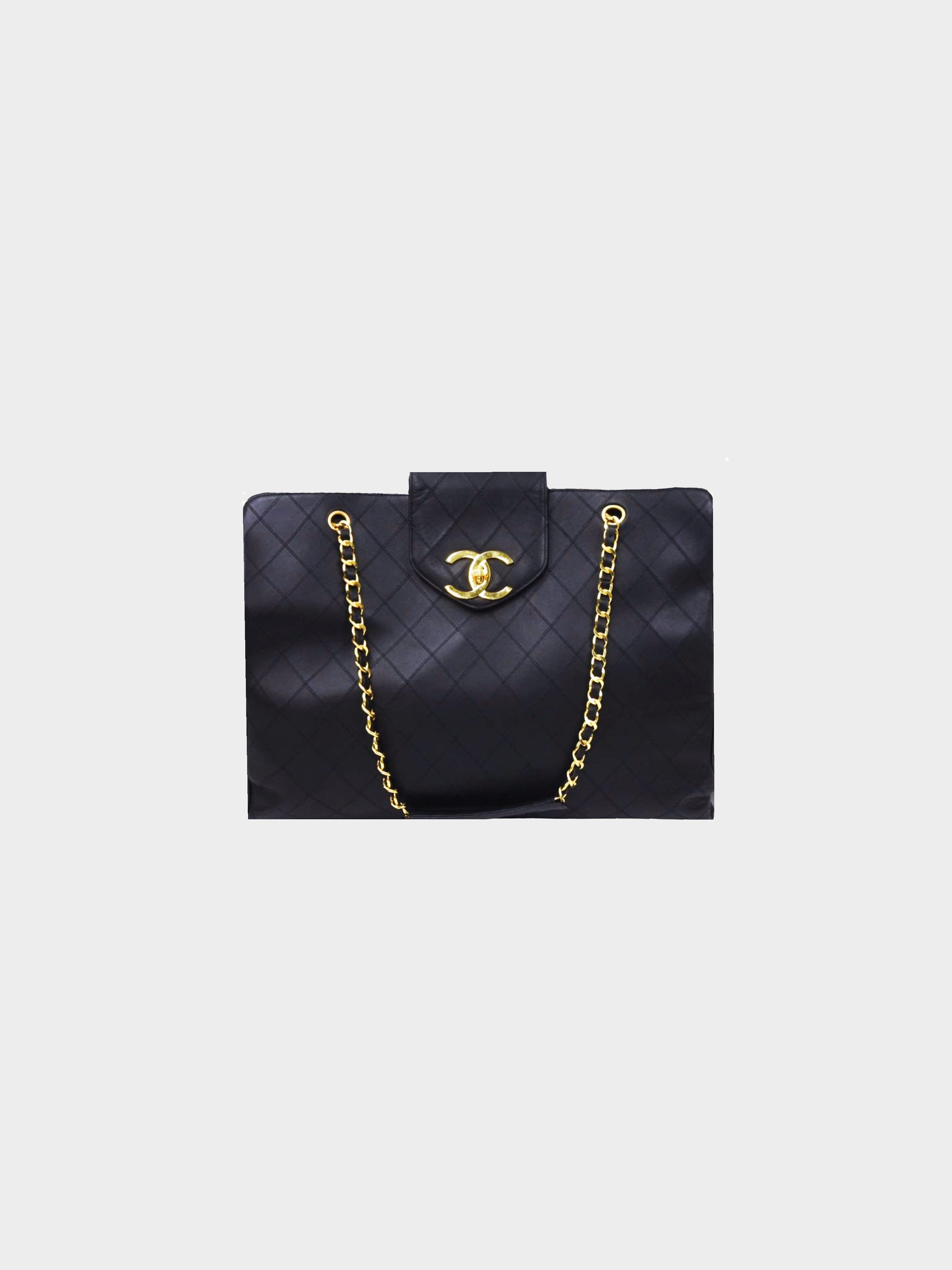 Chanel 1992-1994 Chevron Stitch Chain Shoulder Bag · INTO