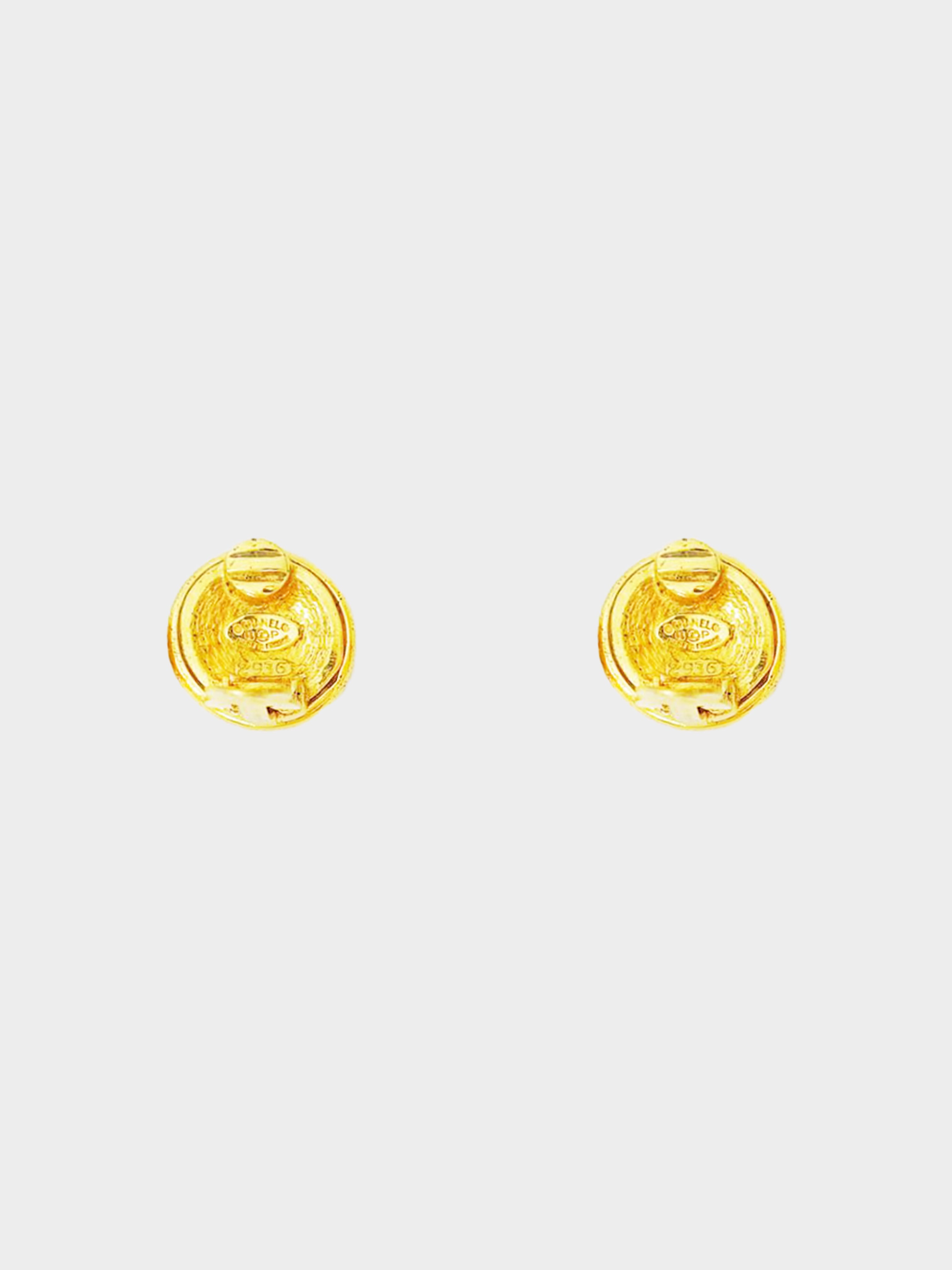 Chanel Gold CC Clip-On Earrings Golden Metal Gold-plated ref.919316 - Joli  Closet
