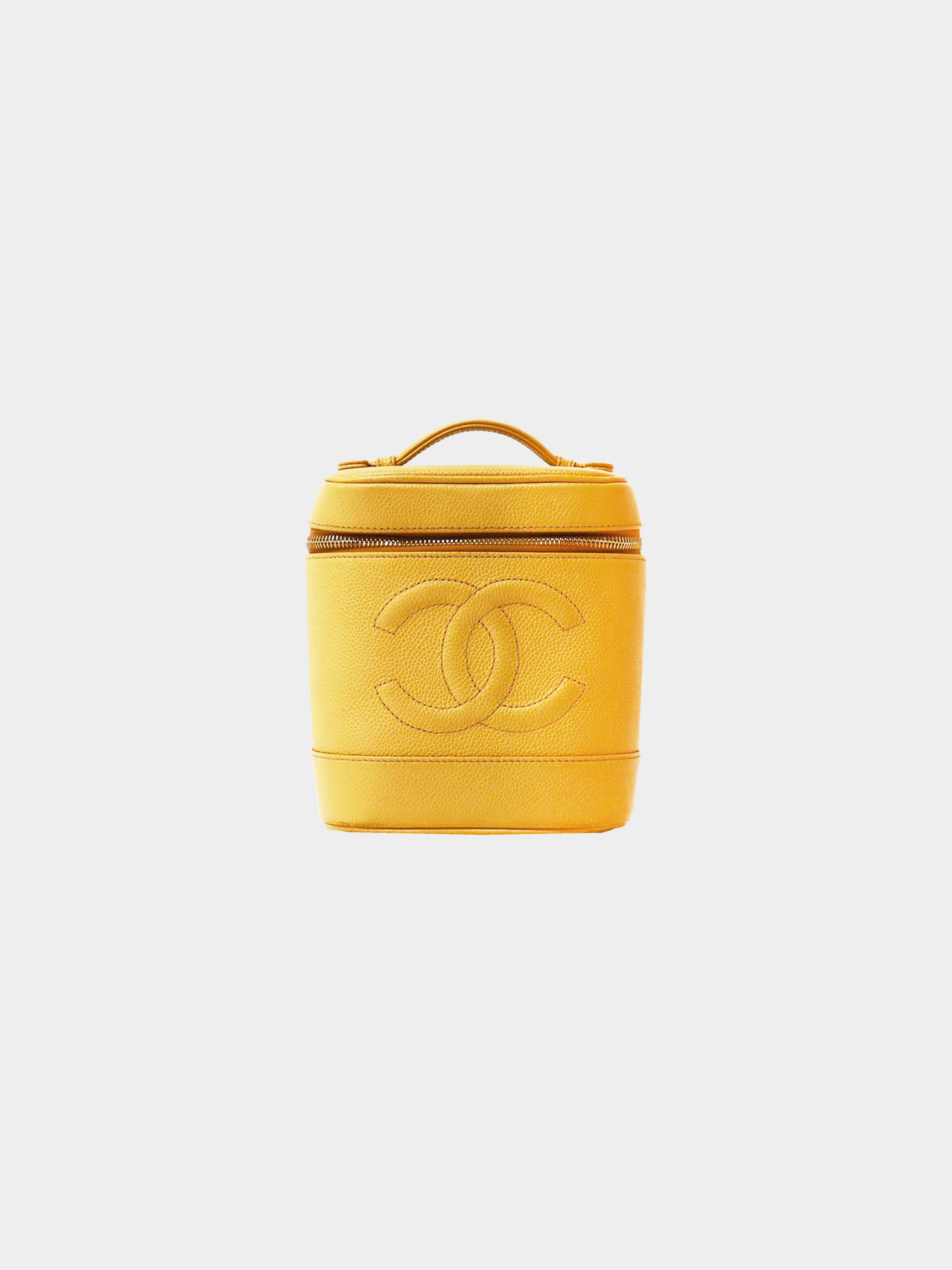 Auth Chanel Yellow Caviar Vintage CC Logo Cosmetic Pouch w/ gold hardware -  Rare