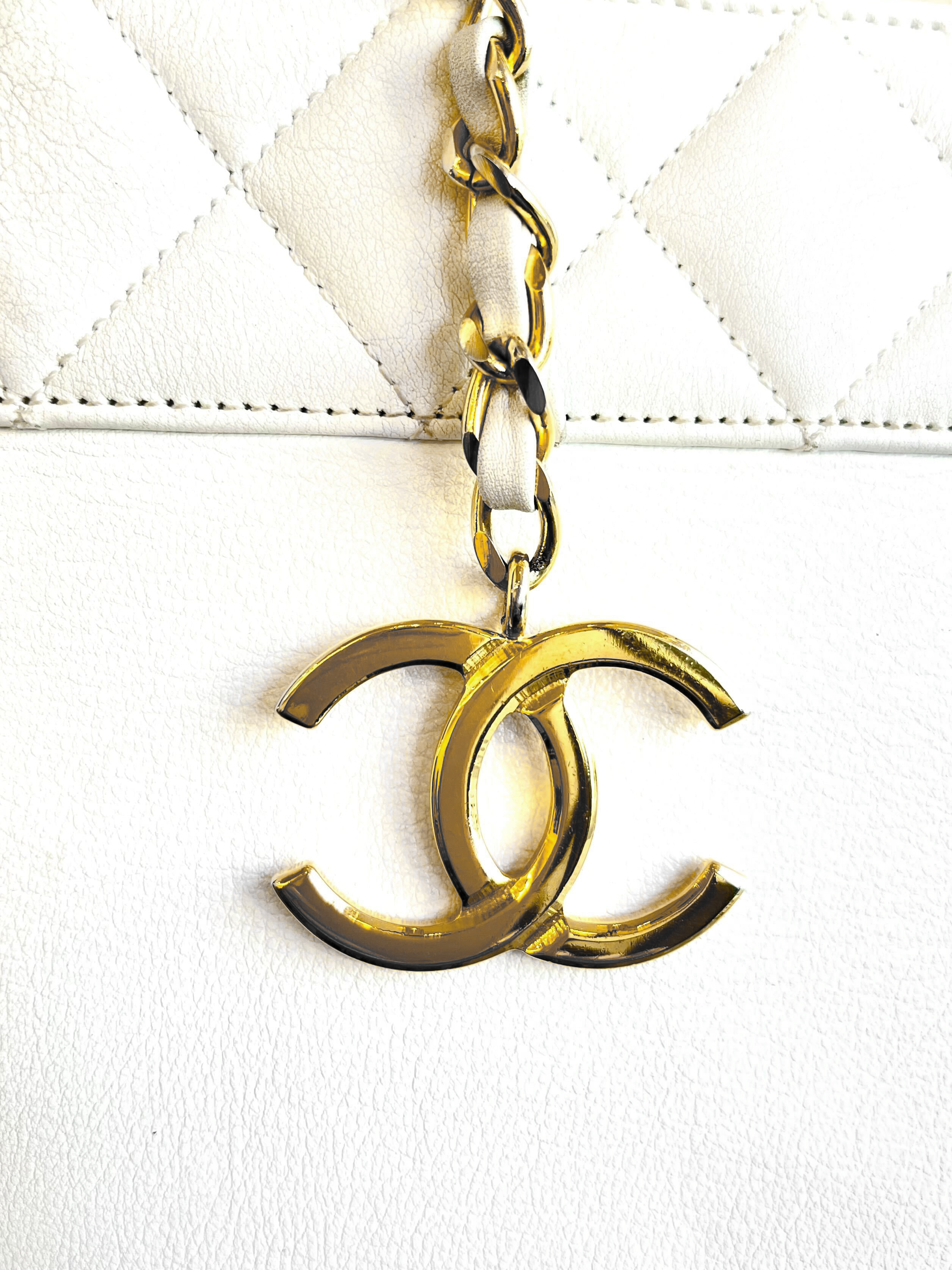 Chanel 1990 White Quilted Calfskin Shoulder Bag