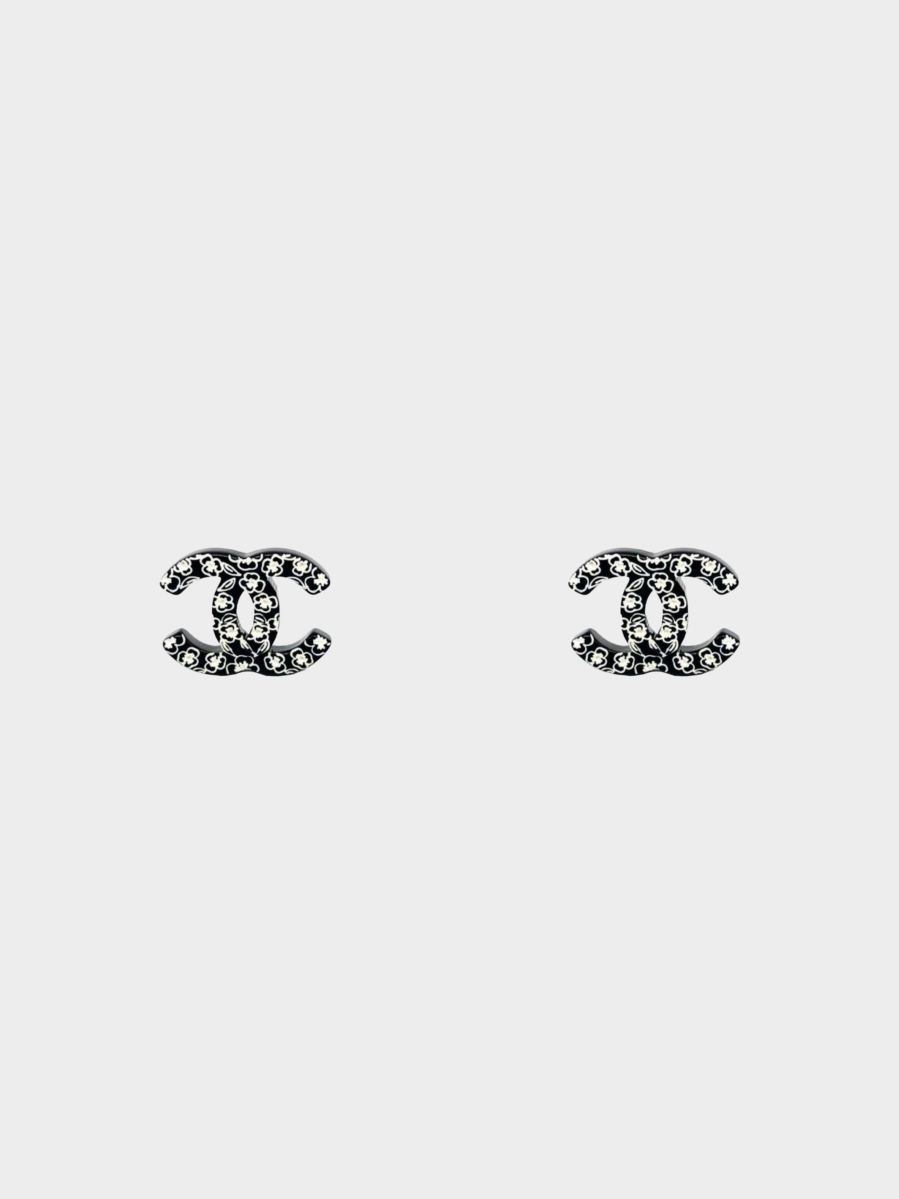 CHANEL CC Logo Coco Earrings Silver Tone Metal Clip-on 00A Vintage  Authentic | eBay