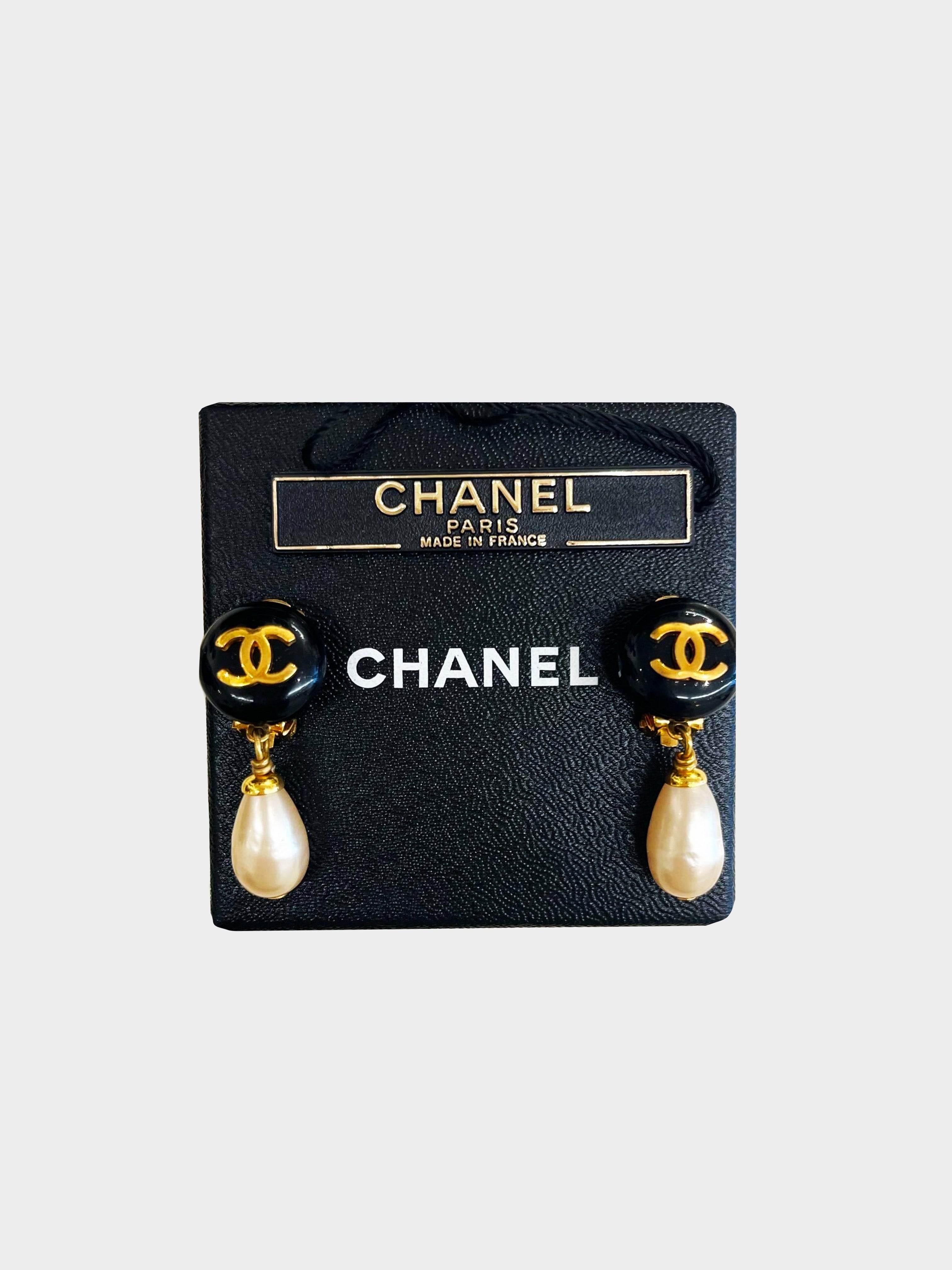 Chanel FW 1993 Pearl Drop Clip-On Earrings