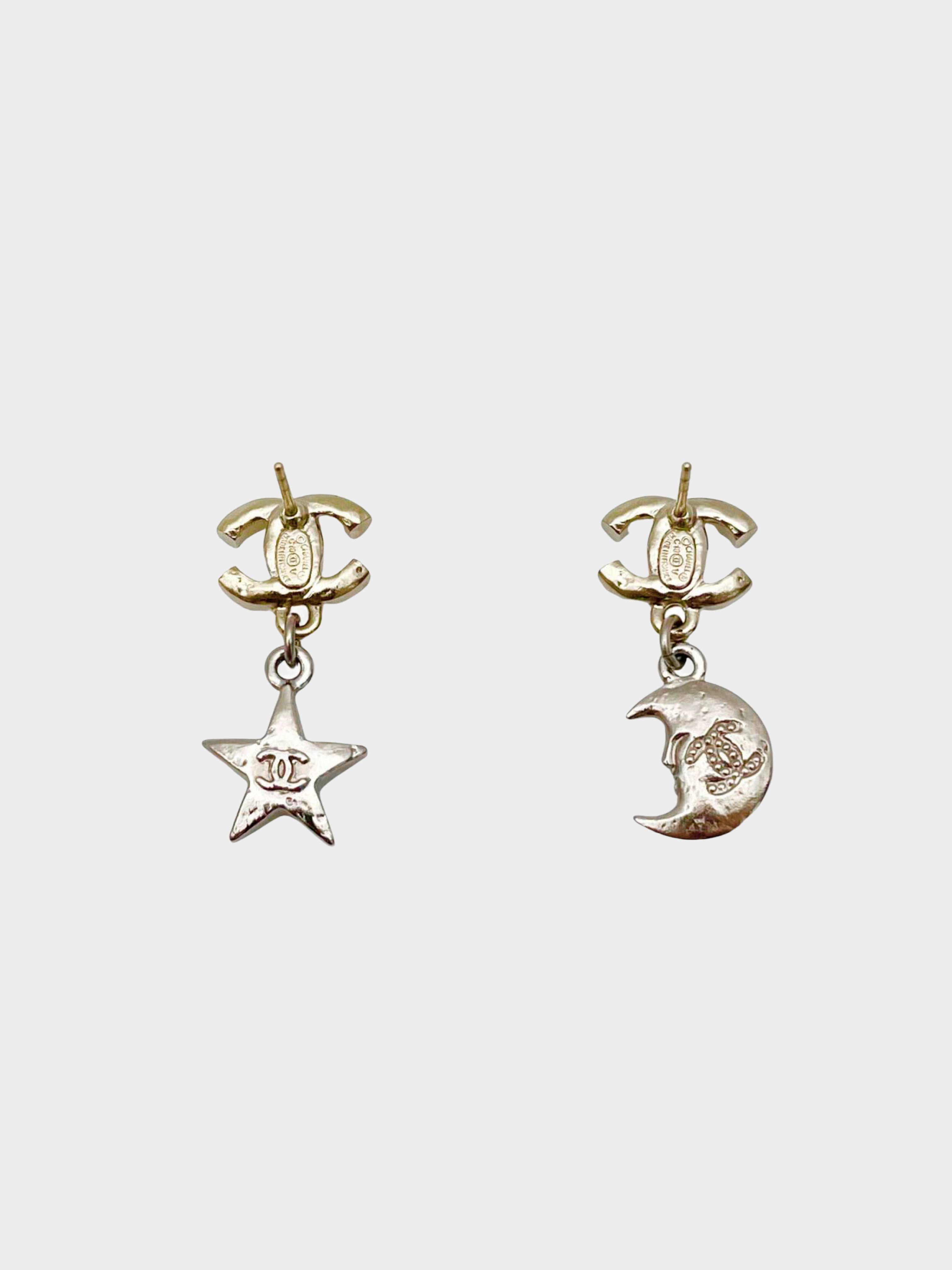 Chanel CC and Stars Silver Tone Drop Earrings – STYLISHTOP