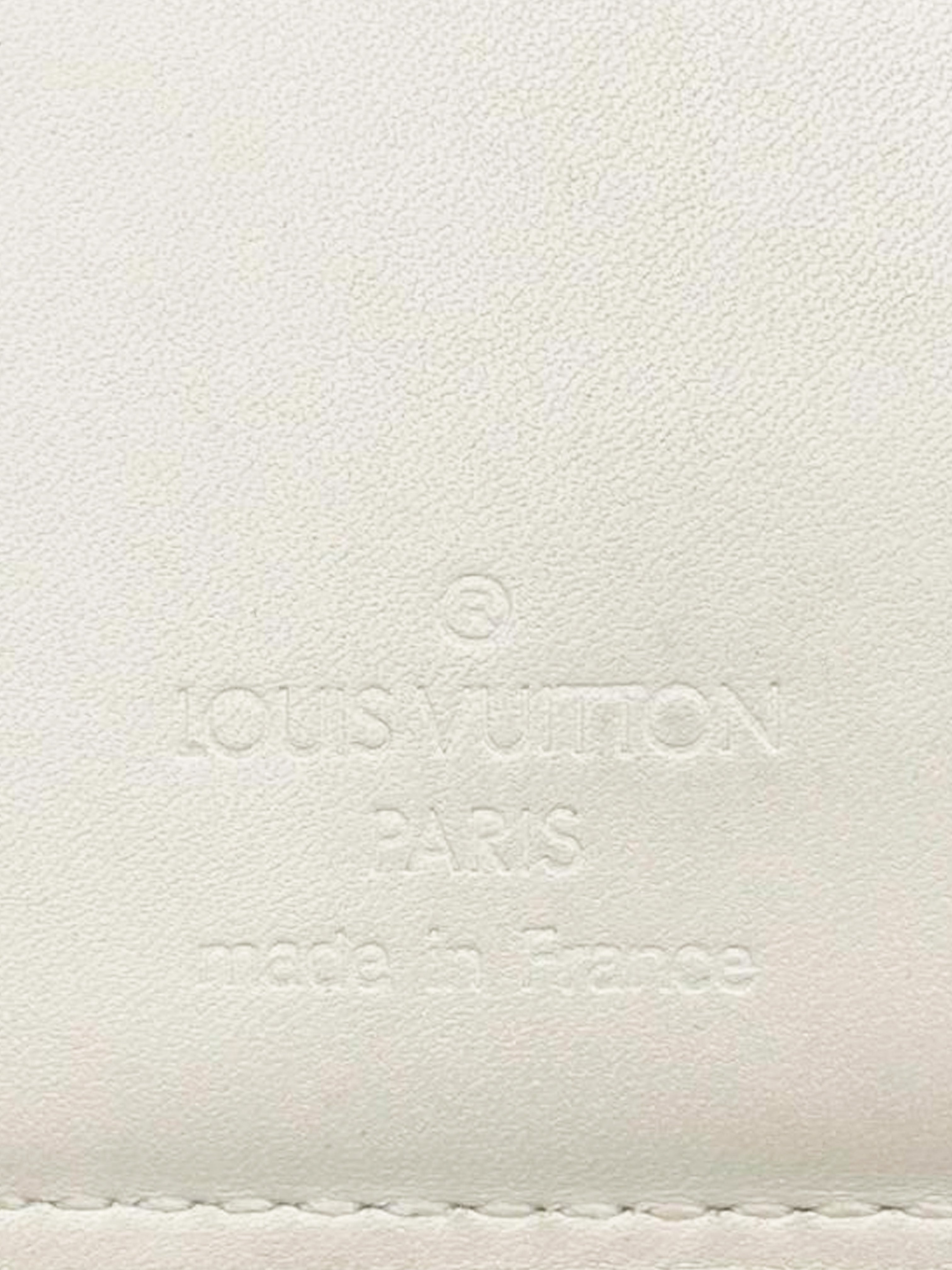 White lv leather texture wallpaper