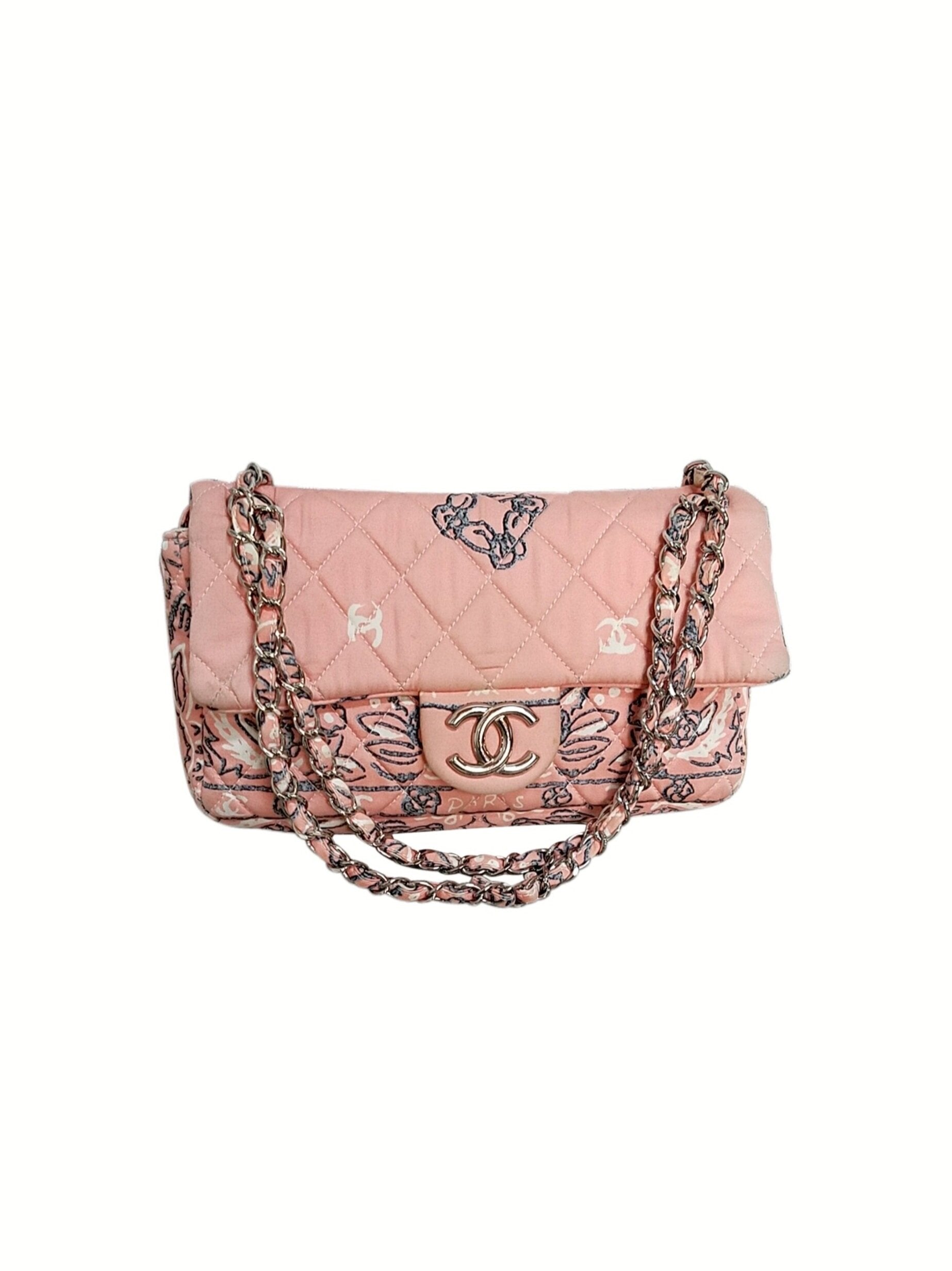 In 💖 with this Chanel Vintage Pink Rare Flap! Are you in love