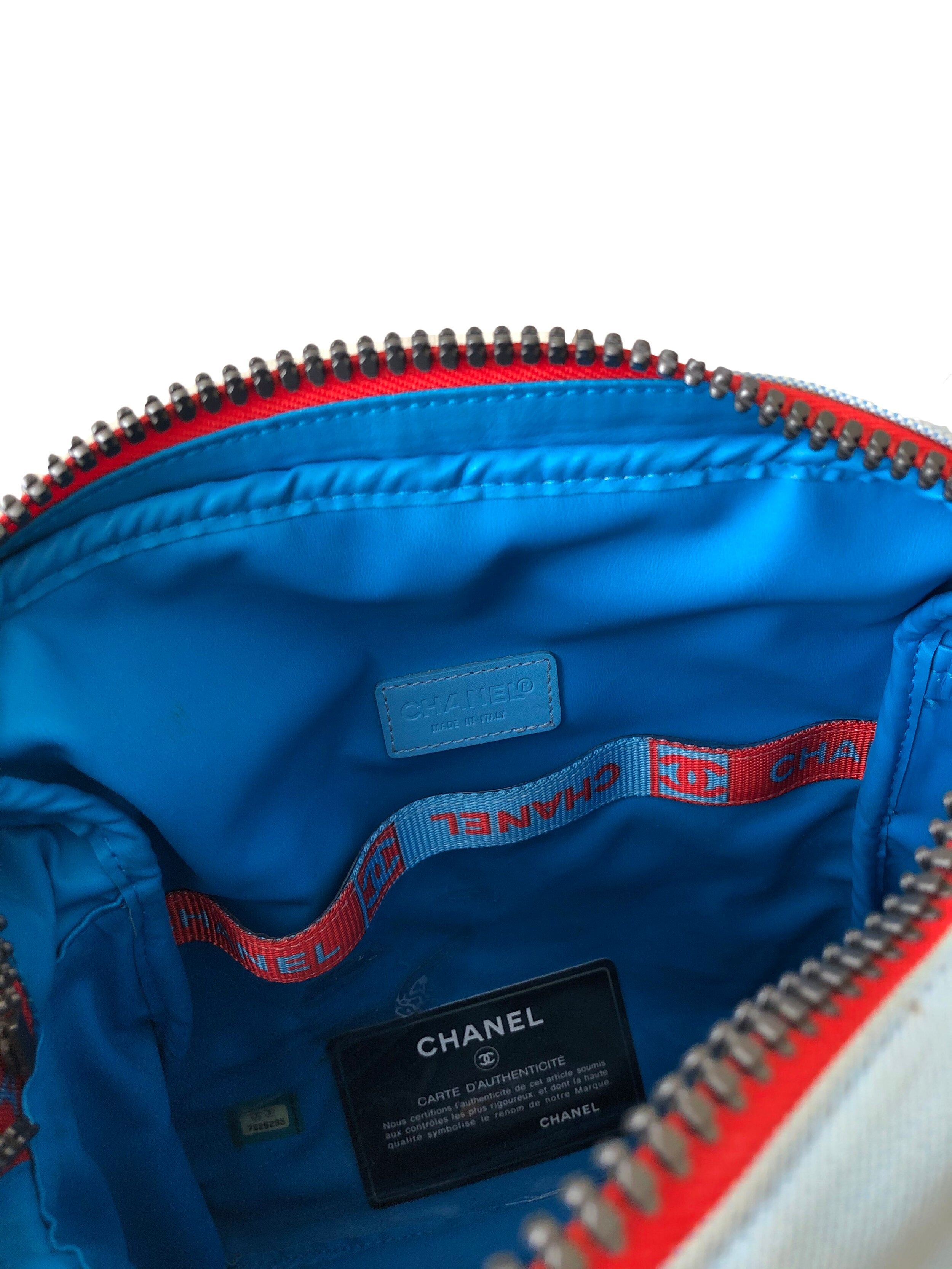 flamme Revision Interessant Chanel Sports Line Shoulder Bag · INTO