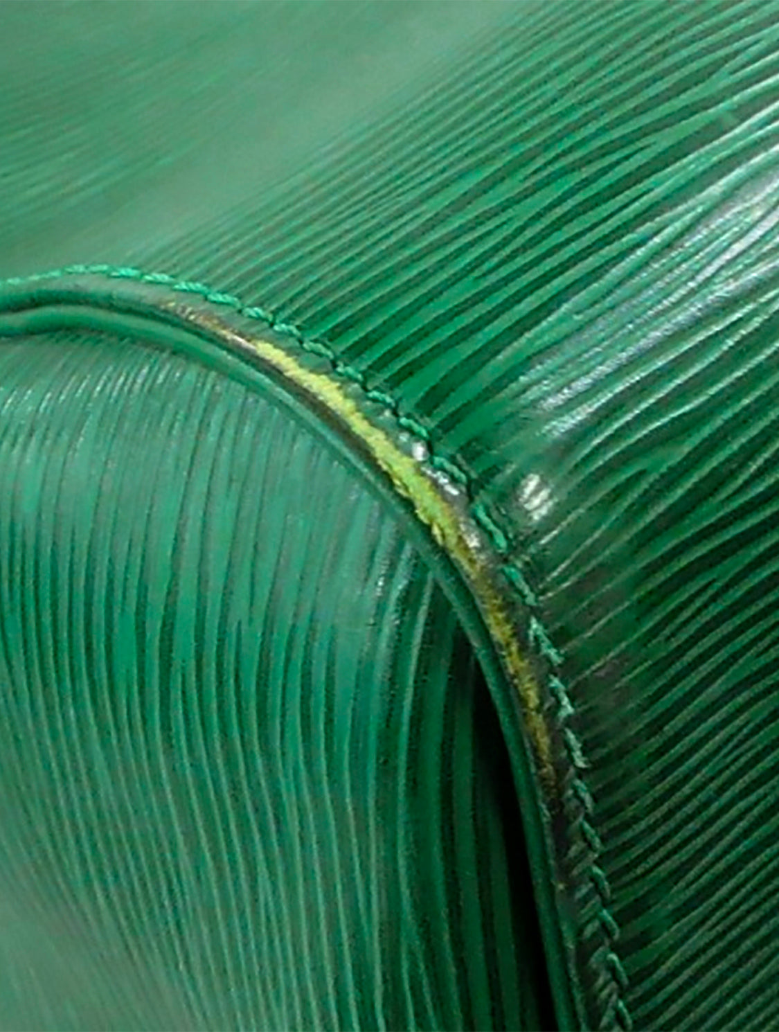 Louis Vuitton 2000s Green Epi Leather Duffle Bag