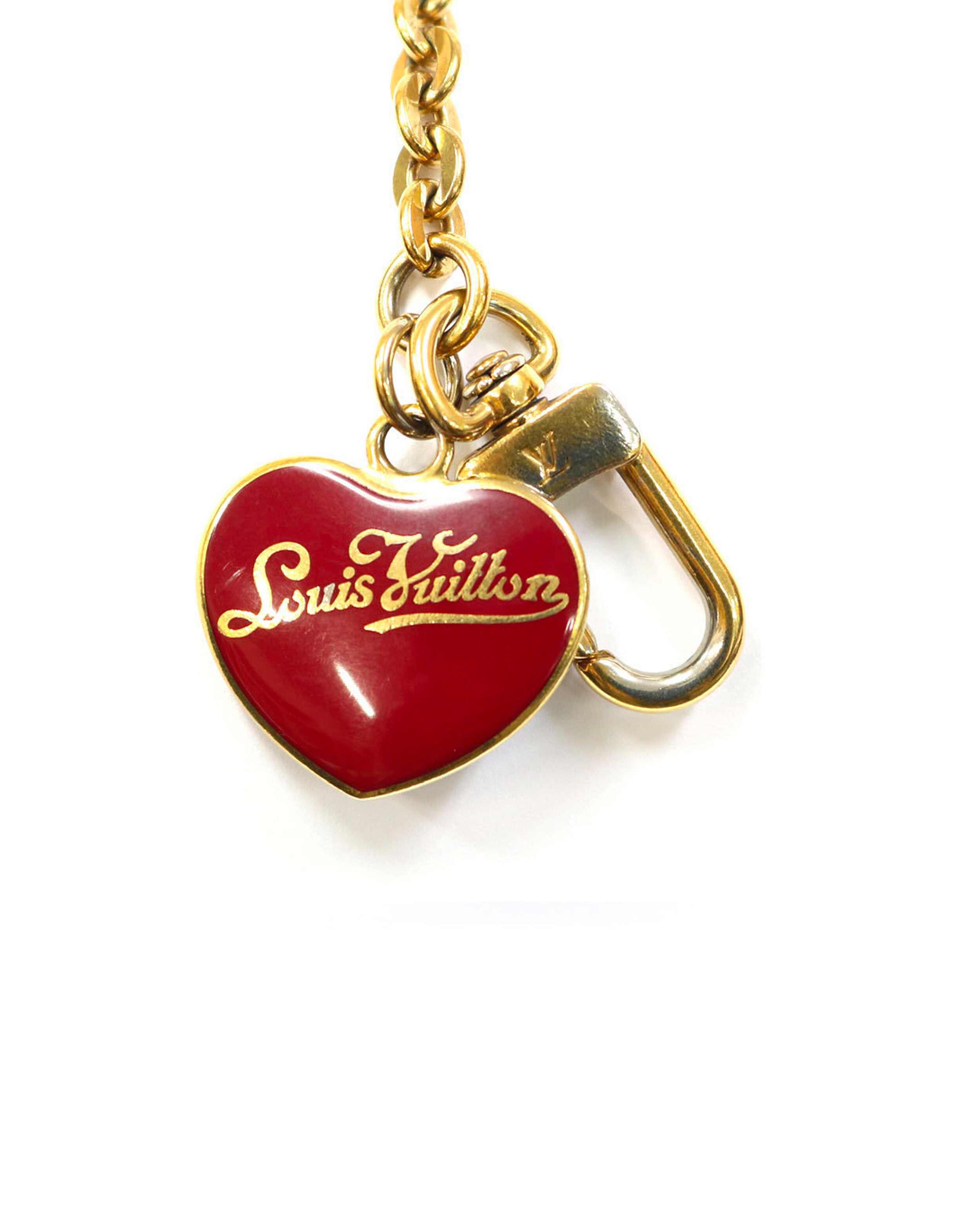 heart on chain louis vuittons
