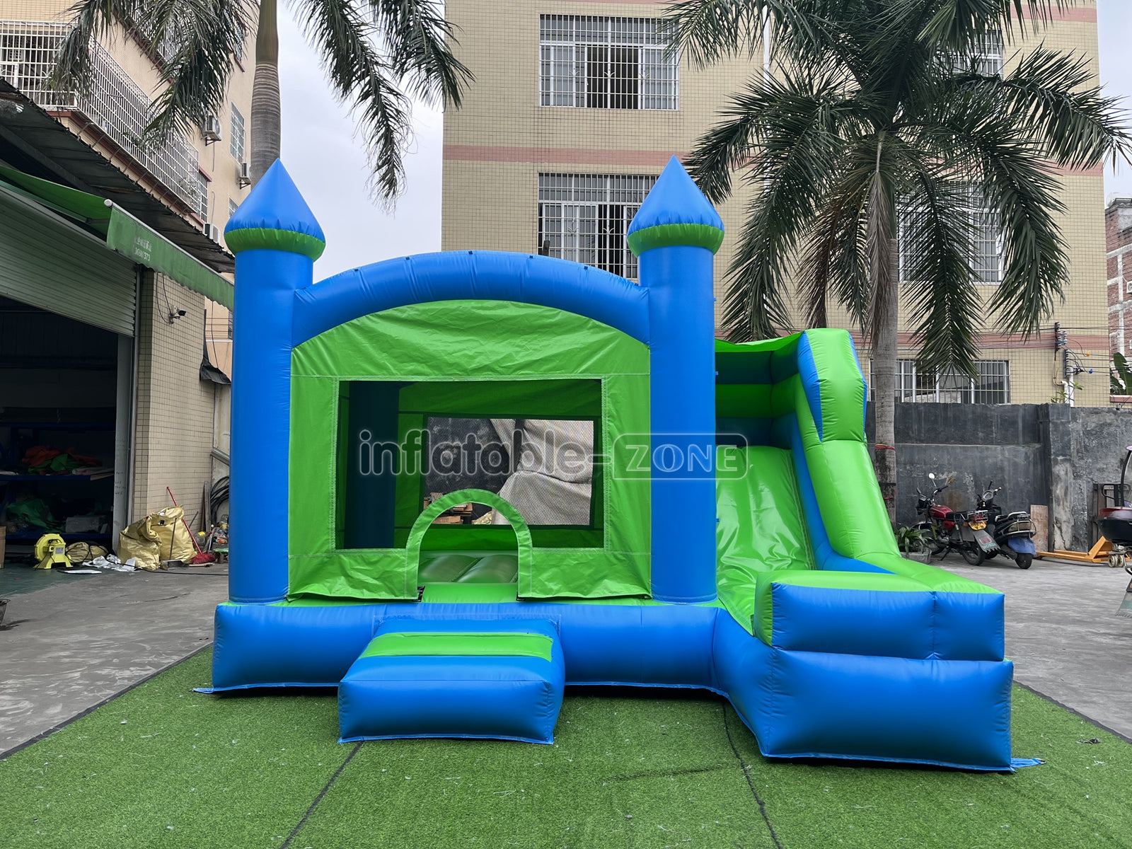 Inflatable Bouncy Castles Green Jumping Castle Indoor Bouncy House